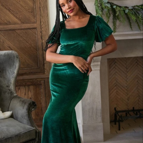 Ivy City Co Green Velvet Maxi Dress - Picture 1 of 7
